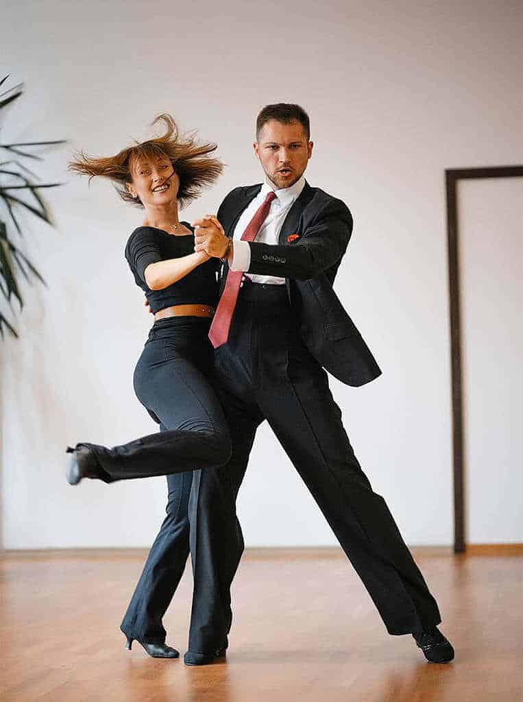Pro-Am Tanzpaar im Tanzkurs im MR SHERMAN Pro-Am Tanzstudio
